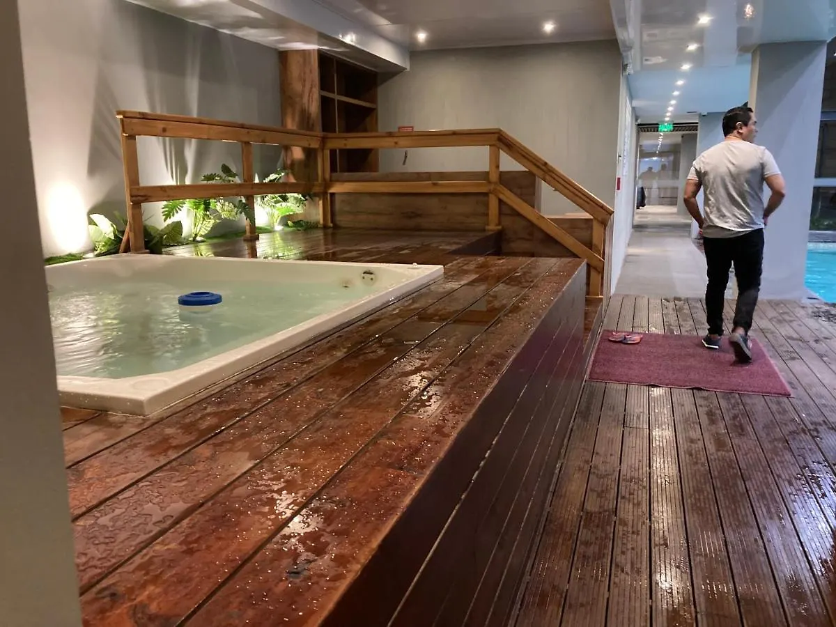 Suite Con Jacuzzi - Torres El Bosque, Quito Apartment